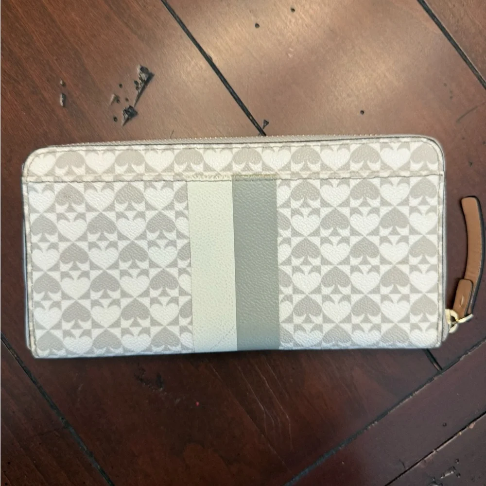 Kate Spade Beige and White Wallet